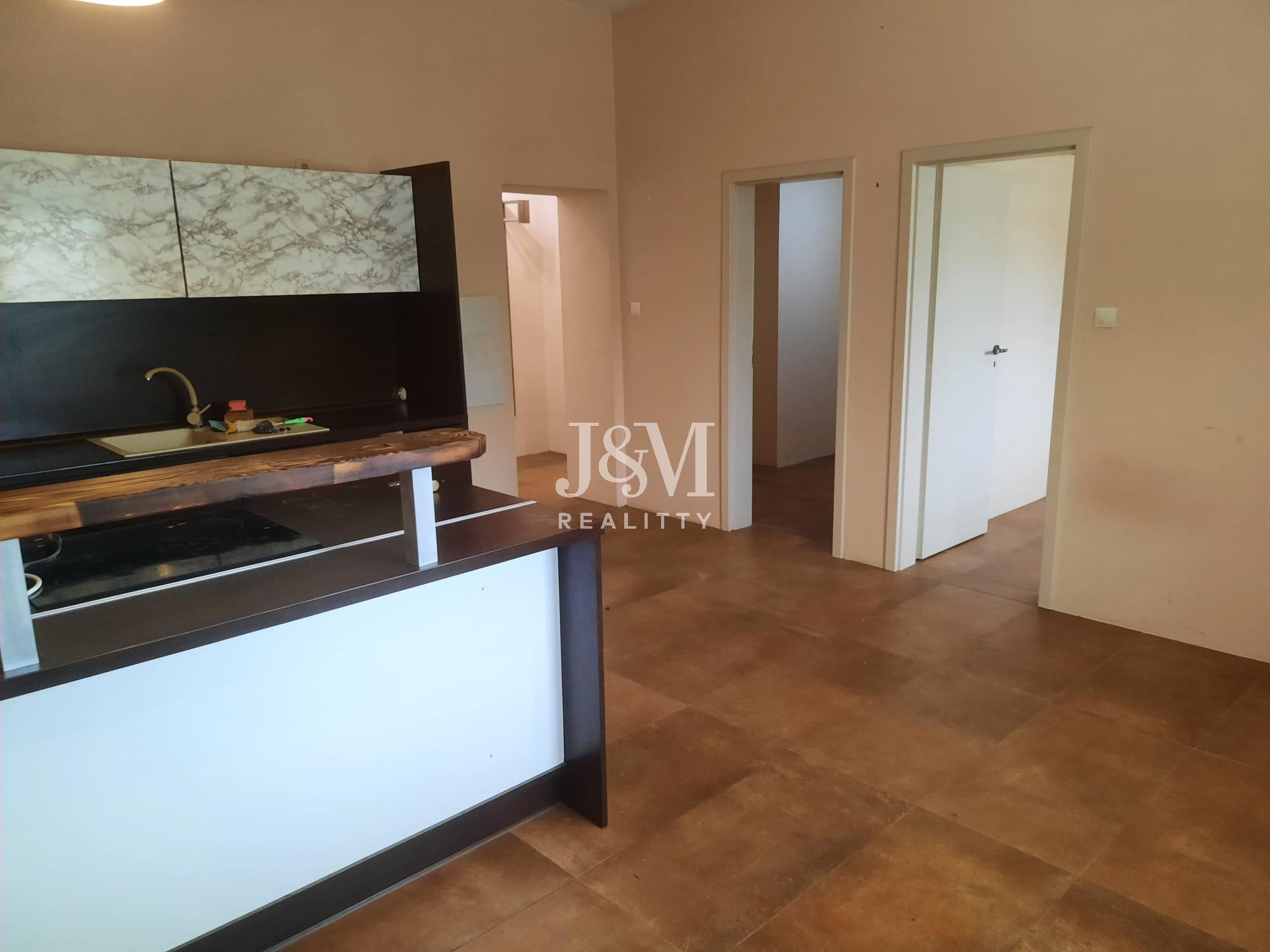 52c0833d-d7e0-451b-aa84-9cfbc3e89a39