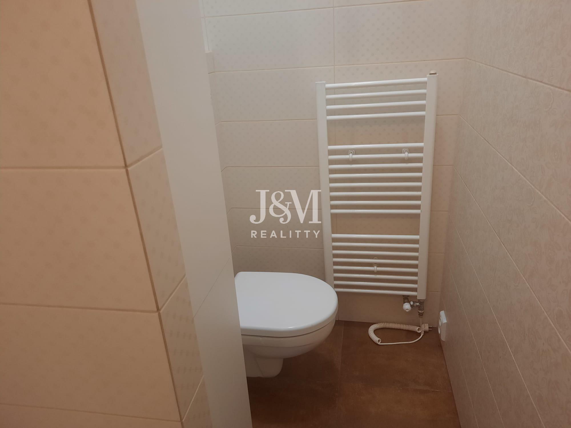 a2430354-47d4-4ccf-b751-f7ceb87e56ba