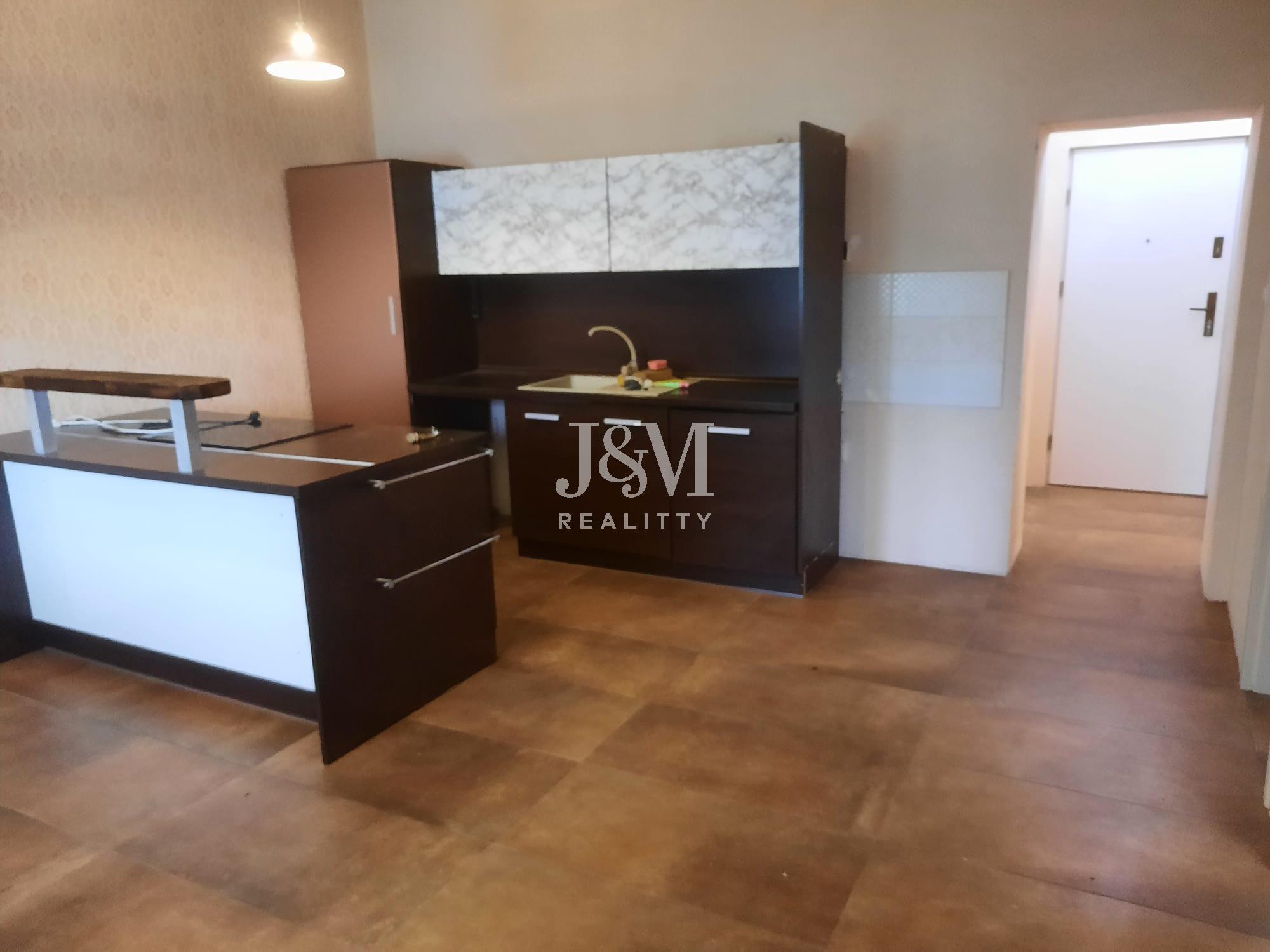 a5377aef-6107-4583-9cd7-745b629c2eff